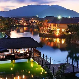 Yalong Bay & Hotel