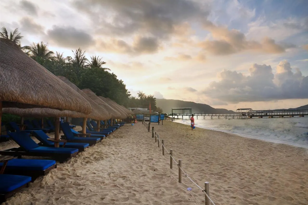 Aegean Suites Sanya Yalong Bay Resort 5*,  China